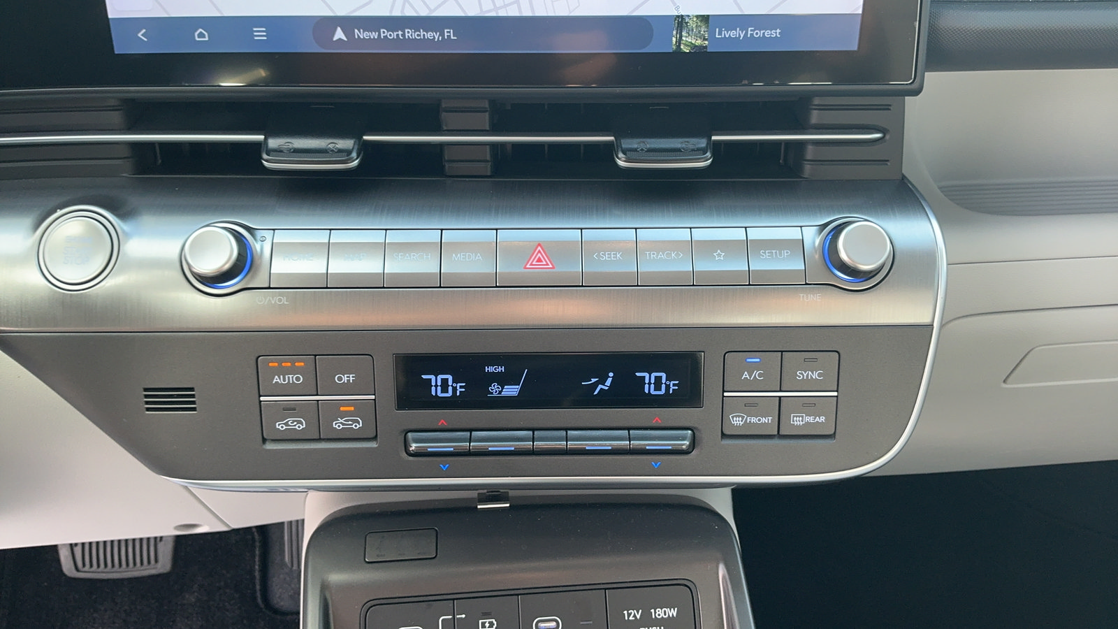 Used 2024 Hyundai Kona Limited FWD image 28
