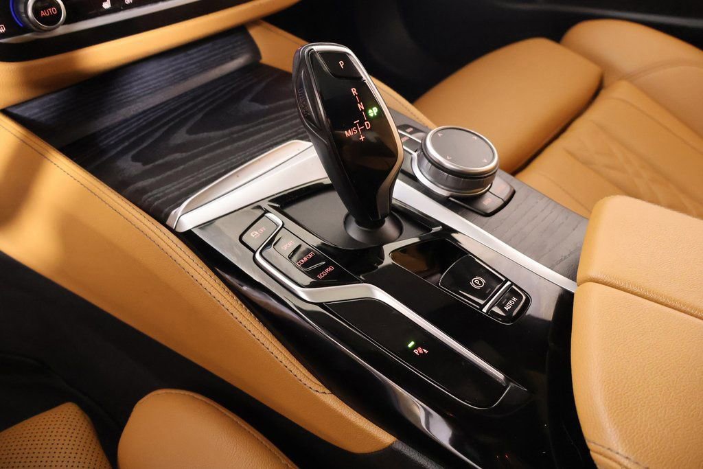 Used 2023 BMW 530i xDrive w/ M Sport Package image 9