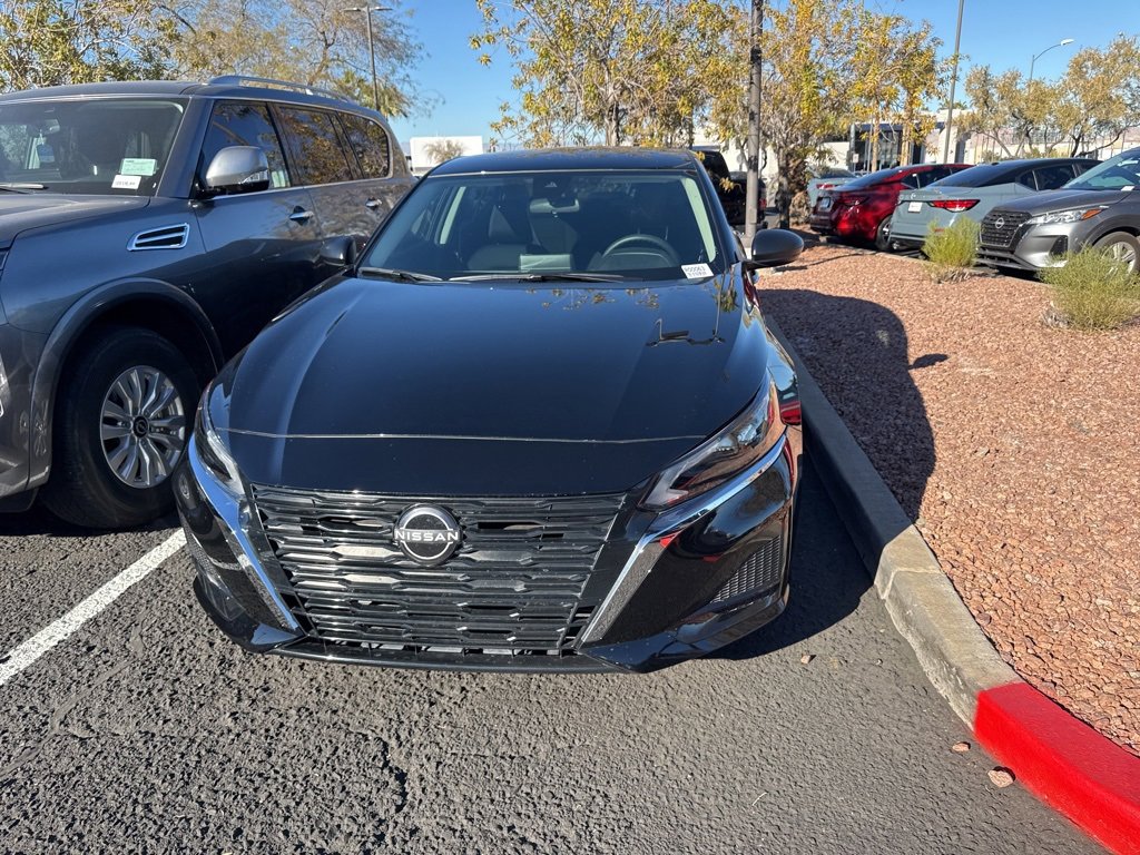 Used 2025 Nissan Altima 2.5 S image 2