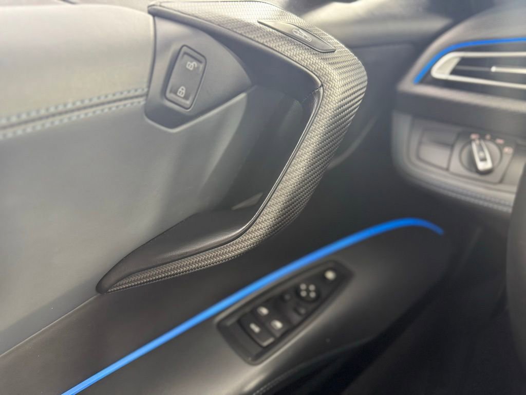 Used 2019 BMW i8 Coupe AWD/4WD image 12