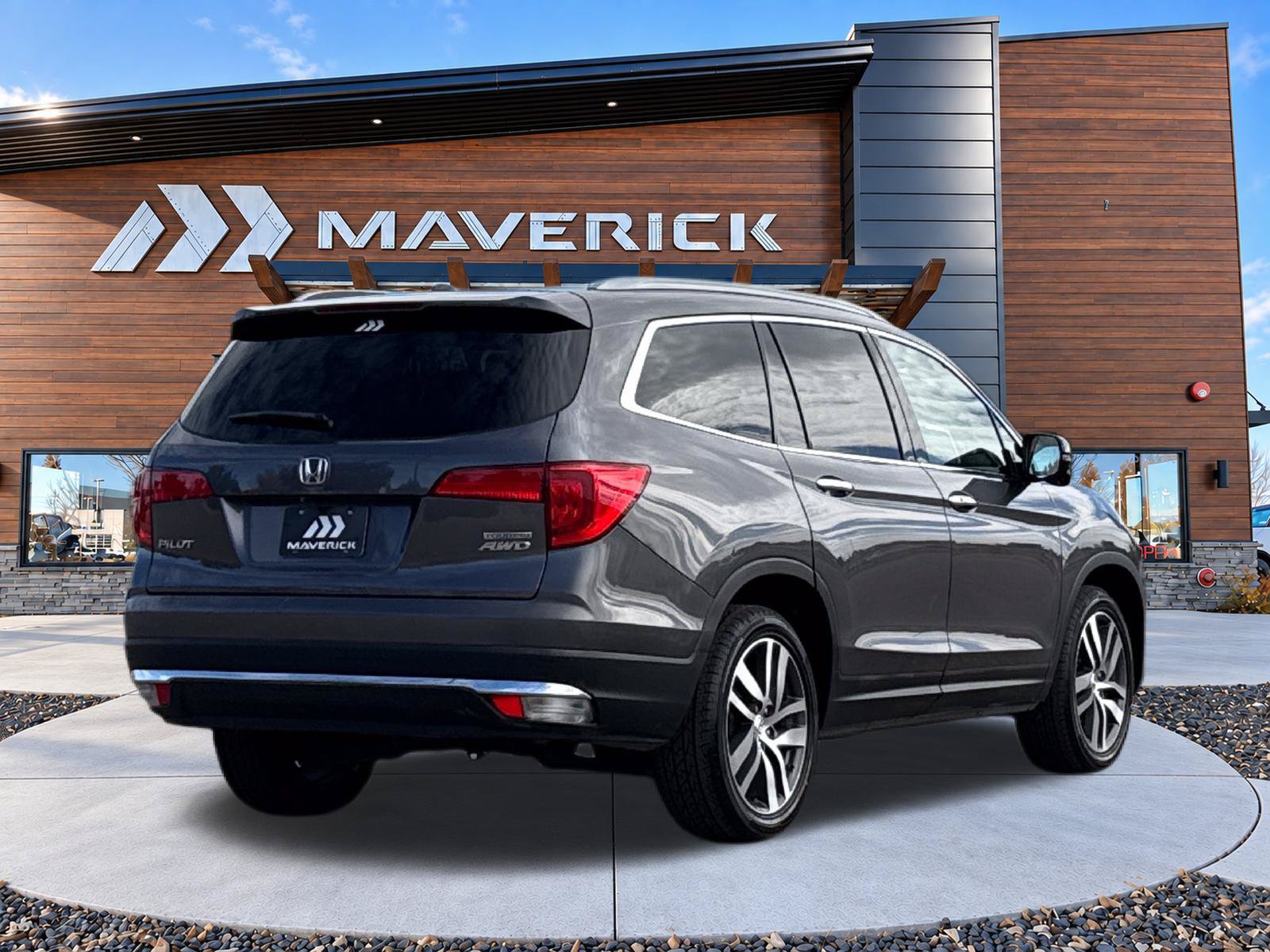 Used 2017 Honda Pilot Touring image 9