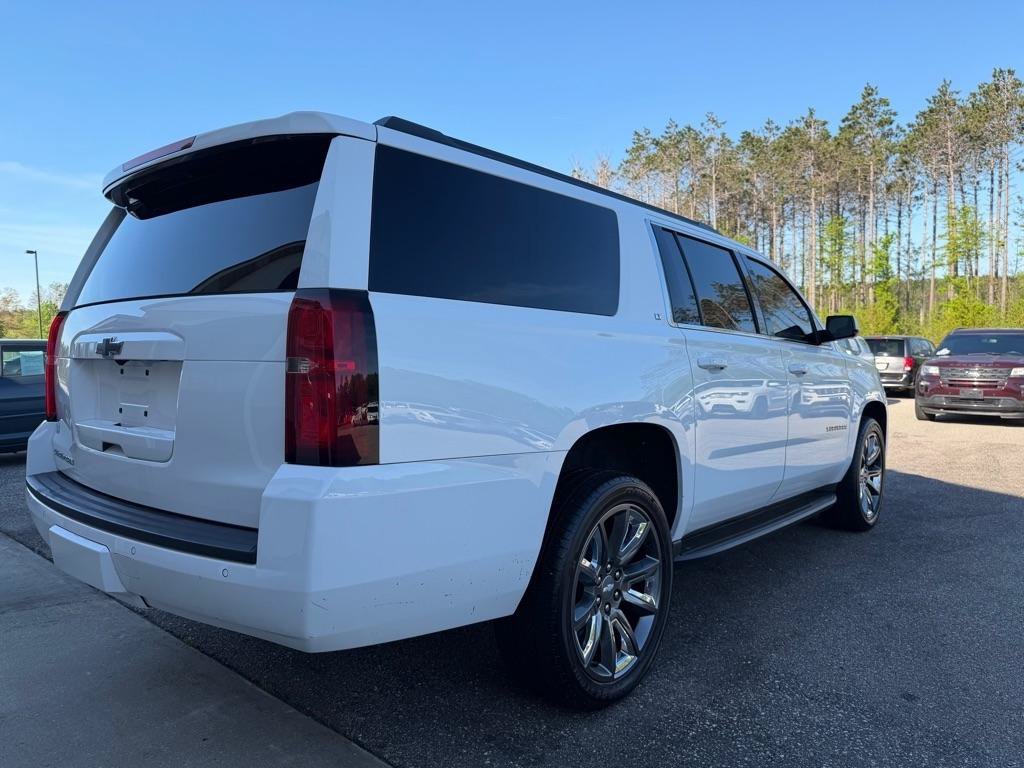 Used 2018 Chevrolet Suburban LT AWD/4WD image 4