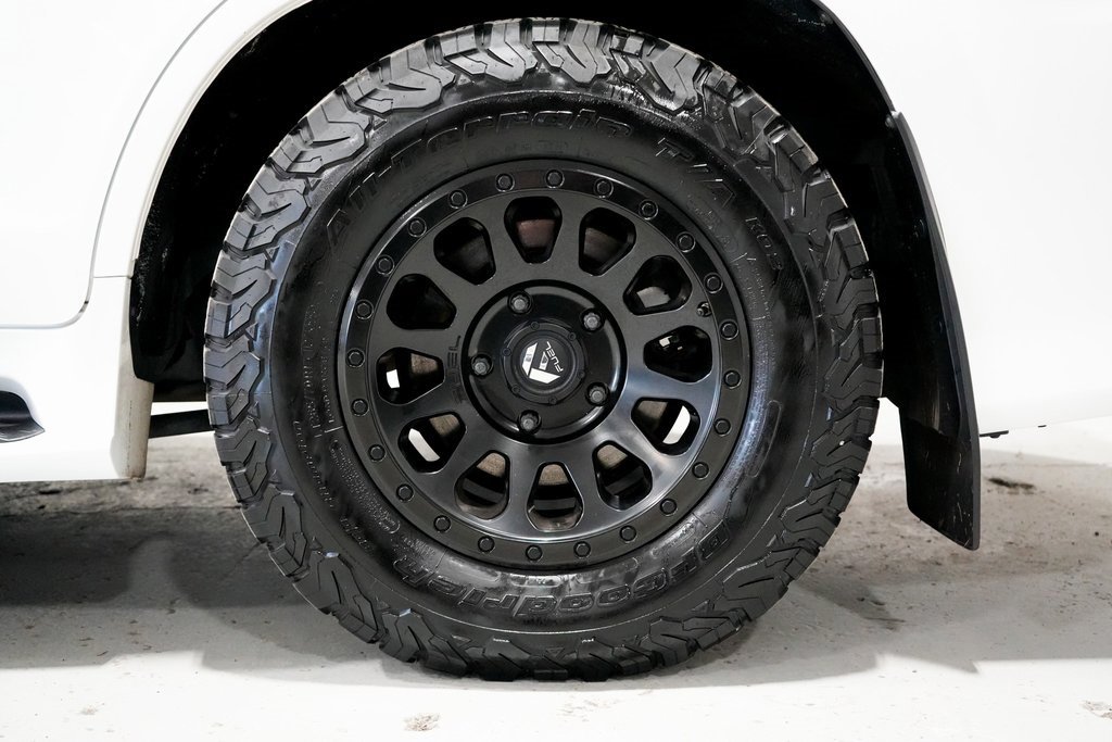 Used 2017 Lexus LX 570 4WD image 37