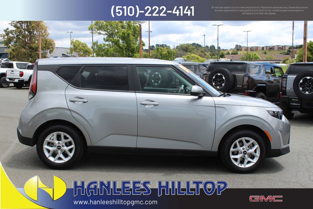 Used 2025 Kia Soul S FWD image 6