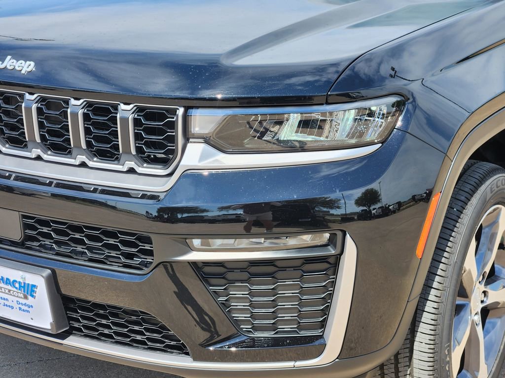 New 2026 Jeep Grand Cherokee Limited RWD image 5