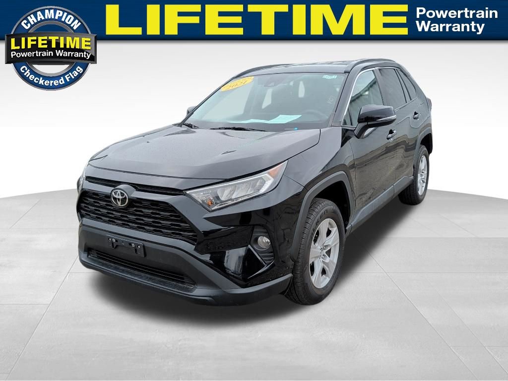 Used 2021 Toyota RAV4 XLE image 1