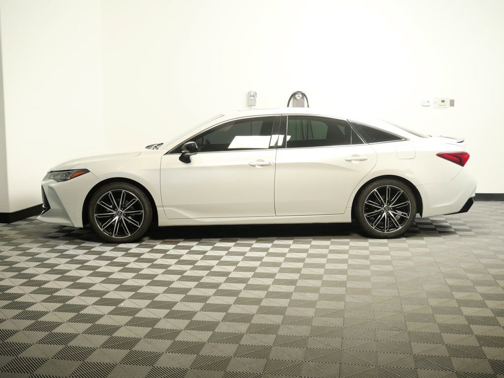 Used 2019 Toyota Avalon Touring w/ Advanced Safety Package image 5
