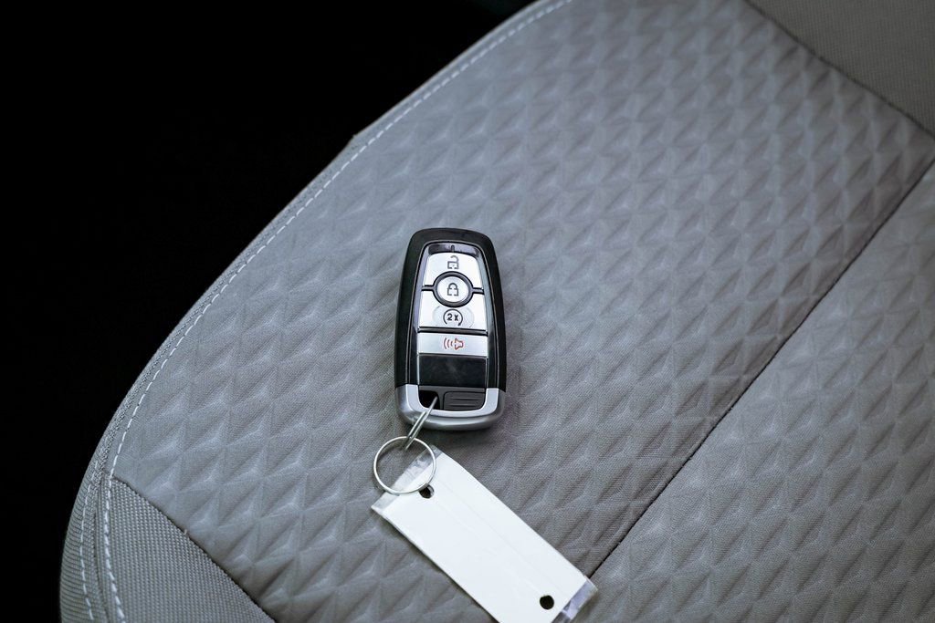 Used 2022 Ford Escape SE w/ Cold Weather Package AWD/4WD image 8