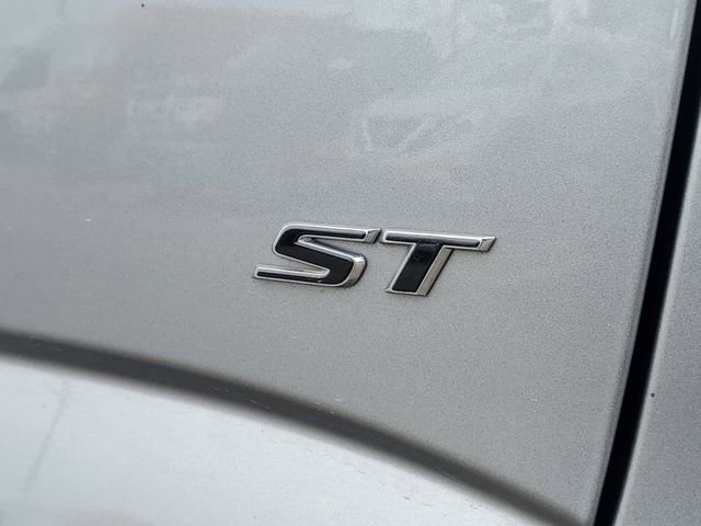 Used 2023 Buick Enclave Essence w/ Experience Buick Package image 7