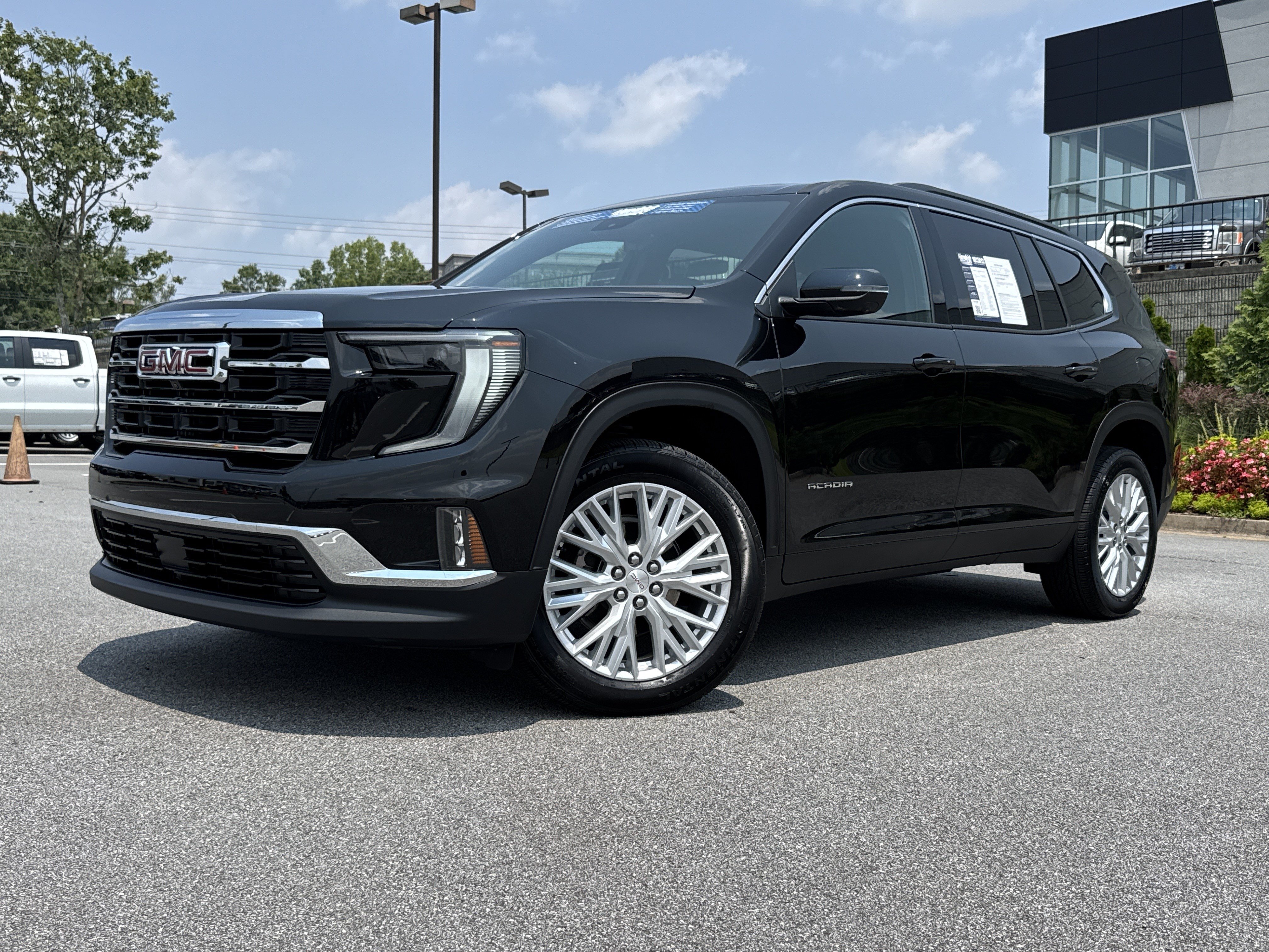 Used 2026 GMC Acadia Elevation w/ Elevation Premium Package FWD image 5