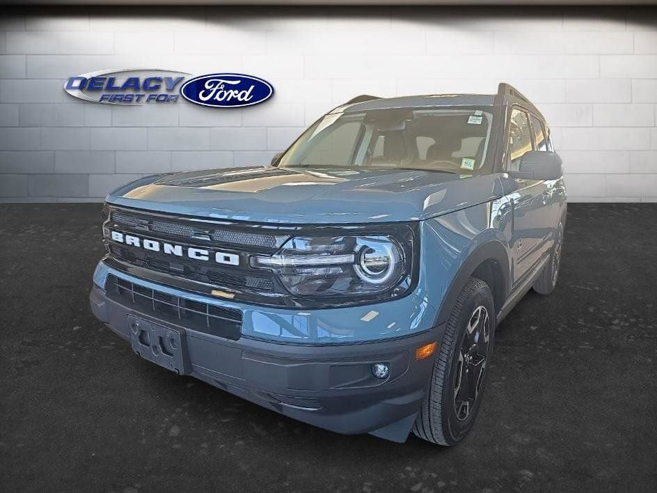 Used 2023 Ford Bronco Sport Outer Banks AWD/4WD image 1
