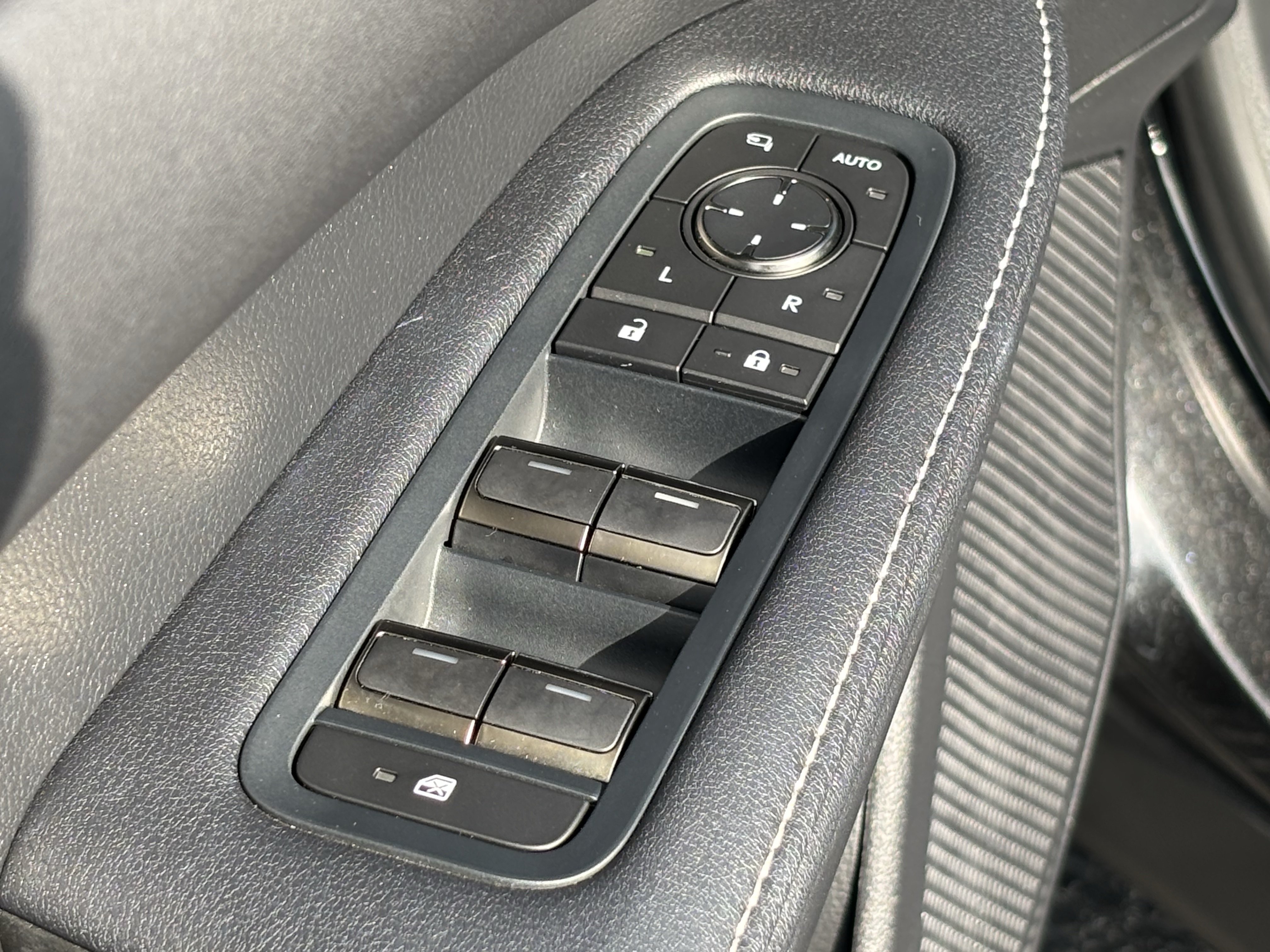 Used 2024 Lexus RX 350 FWD w/ Technology Package image 16