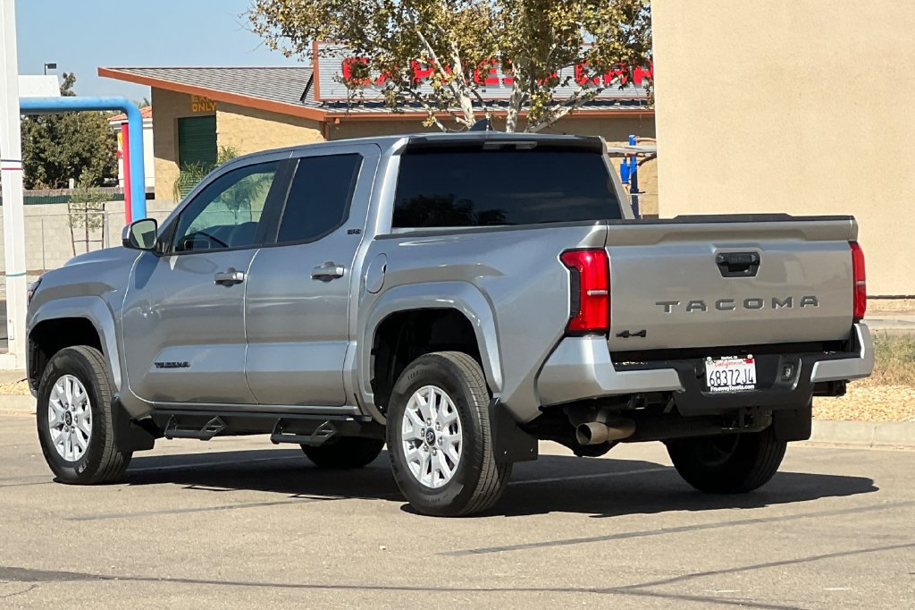 Certified 2025 Toyota Tacoma SR5 AWD/4WD image 7