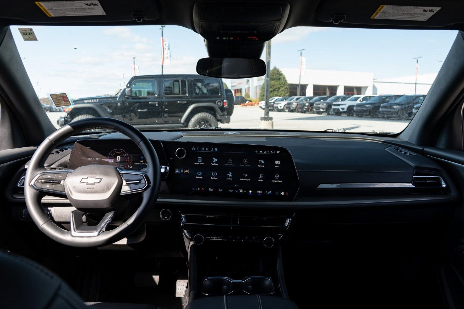 Used 2025 Chevrolet Traverse LT image 20