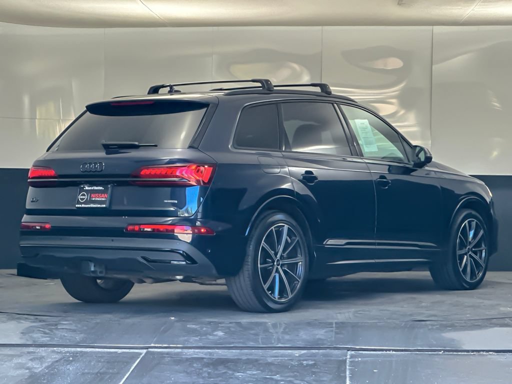 Used 2023 Audi Q7 3.0T Prestige w/ Prestige Package AWD/4WD image 3