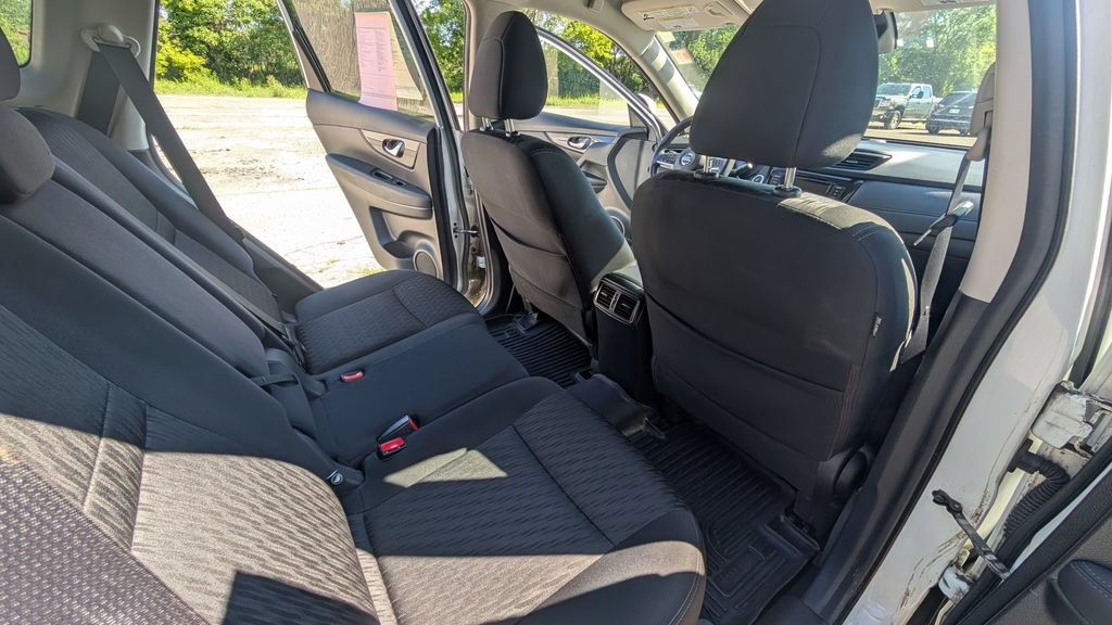 Used 2020 Nissan Rogue SV AWD/4WD image 15