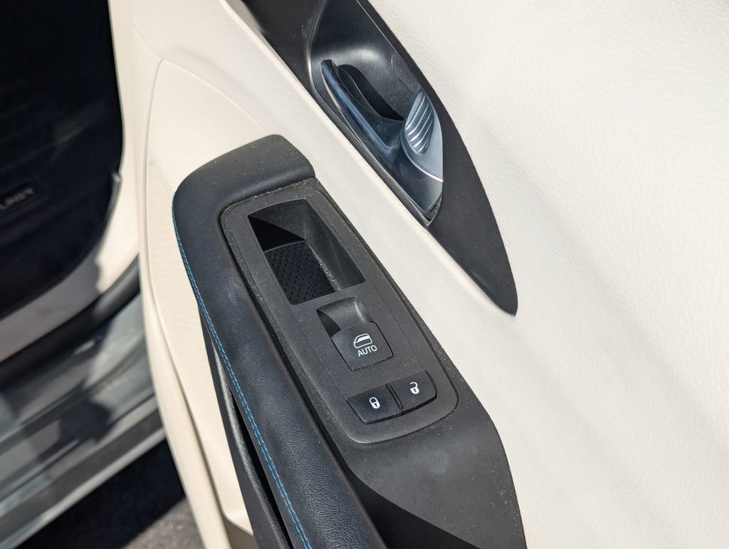 Used 2021 Chrysler Pacifica Touring image 37