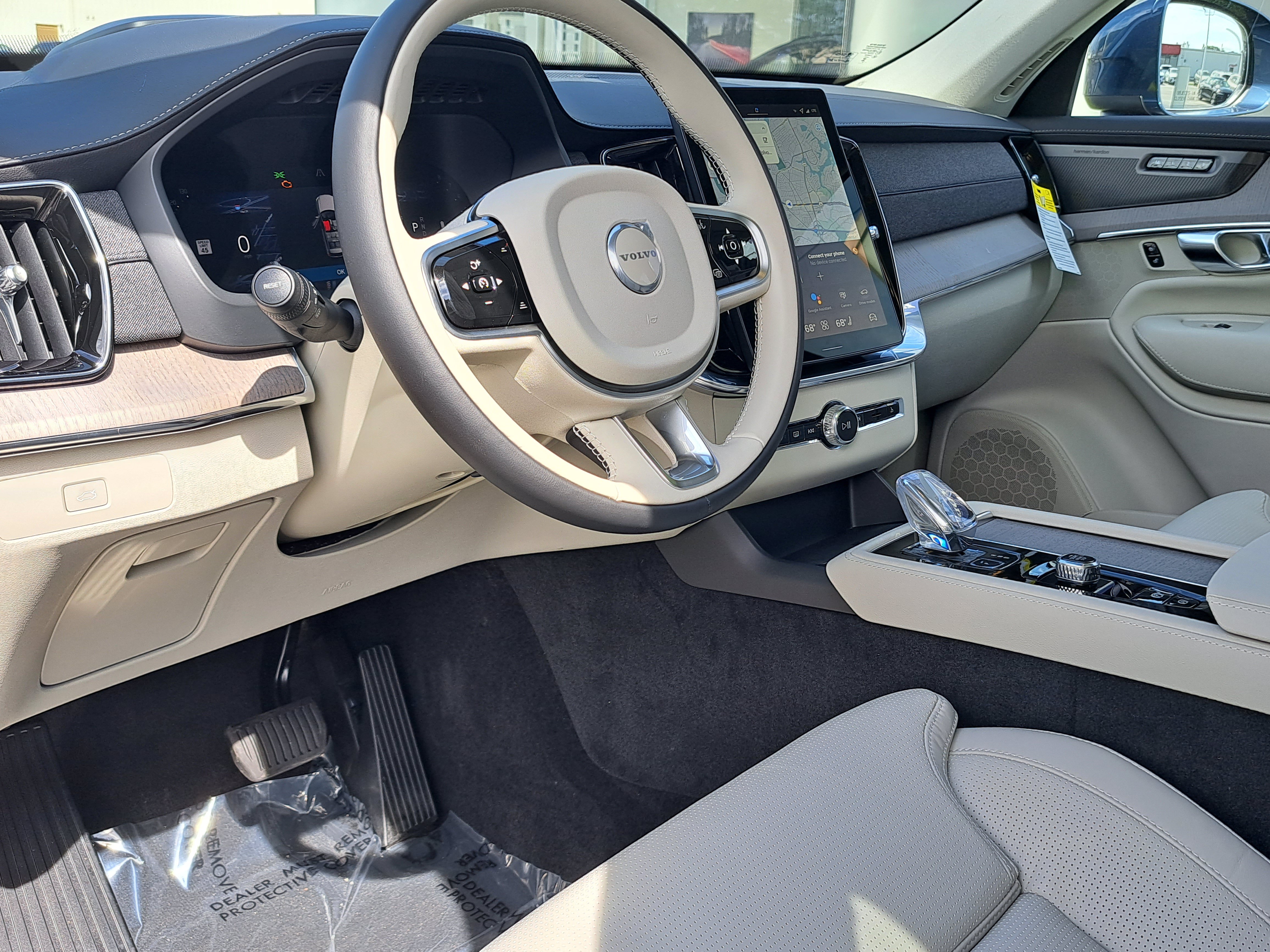 New 2026 Volvo XC90 B6 Ultra w/ Protection Package AWD/4WD image 5