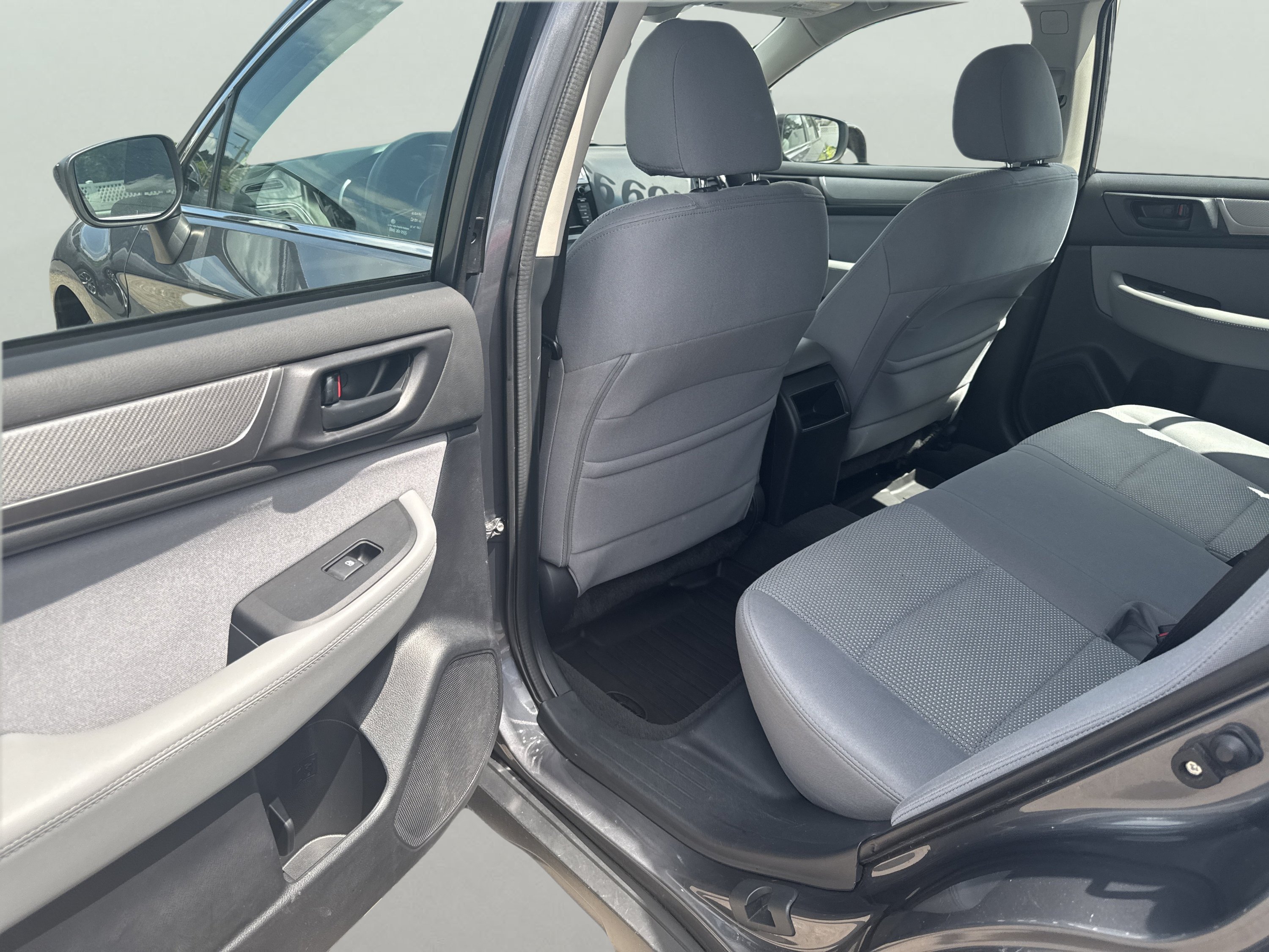 Used 2019 Subaru Outback 2.5i AWD/4WD image 18