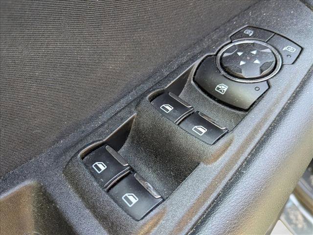 Used 2018 Ford Edge SE image 11