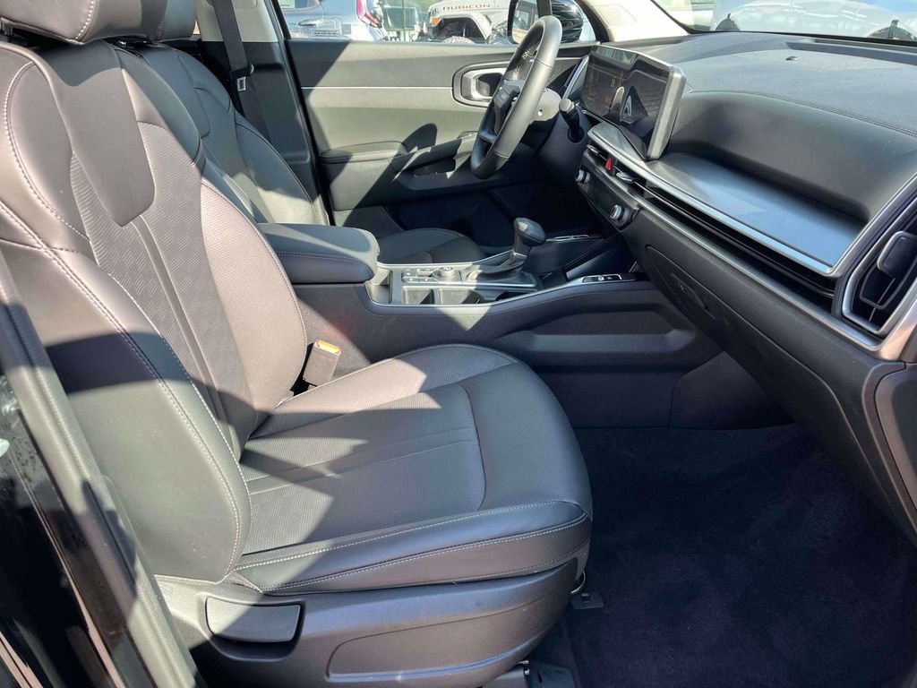 Used 2026 Kia Sorento S w/ S Panoramic Sunroof Package FWD image 12