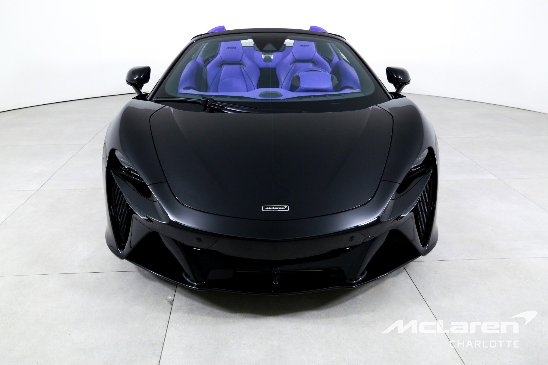 Used 2025 McLaren Artura Spider image 5
