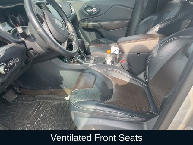 Used 2016 Jeep Cherokee Limited w/ Luxury Group FWD image 13
