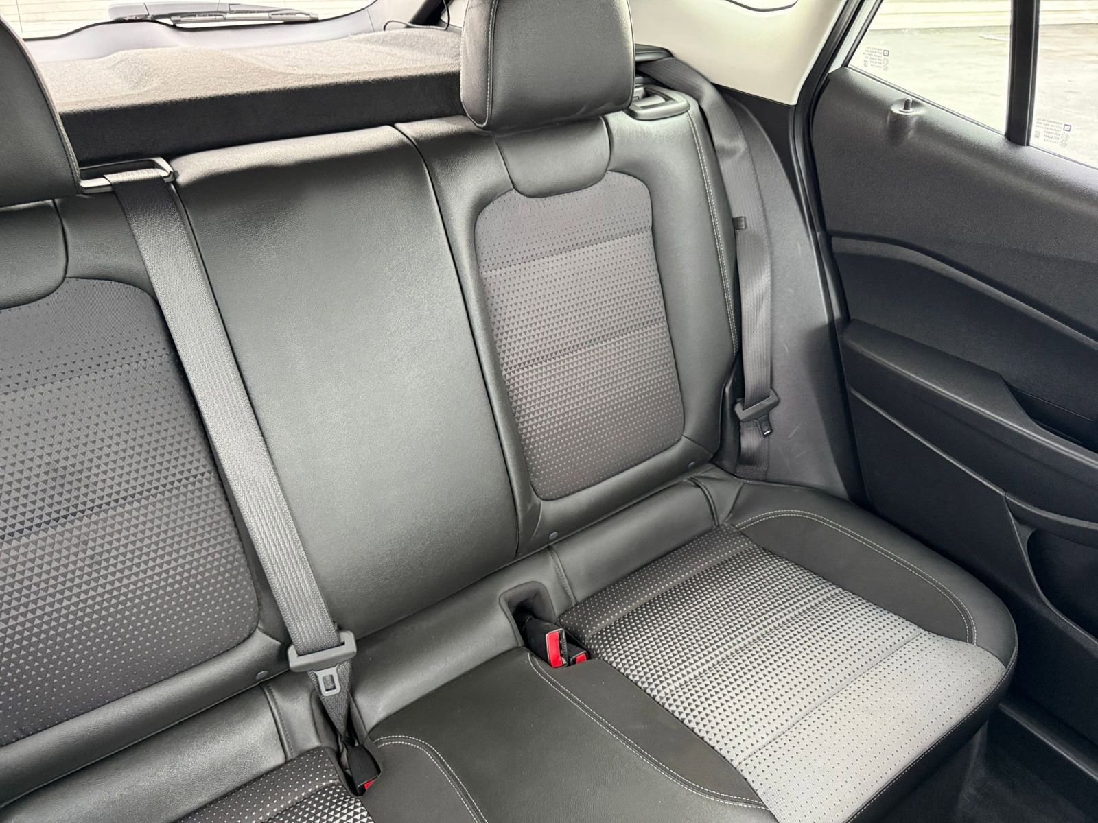 Used 2025 Chevrolet Trax LT image 35