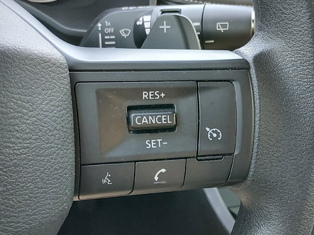 Used 2025 Nissan Rogue S FWD image 23