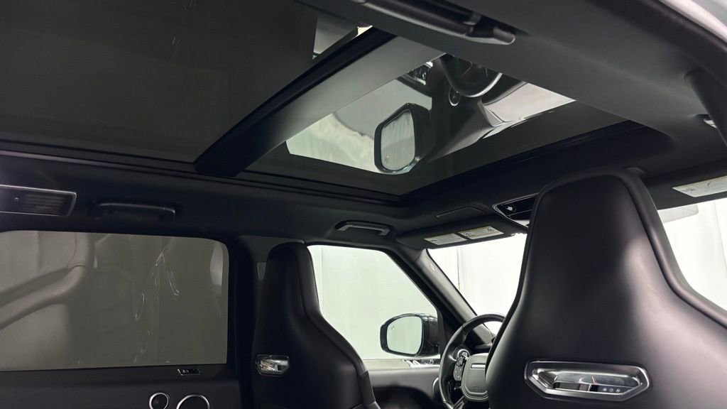 Used 2019 Land Rover Range Rover Sport SVR image 26