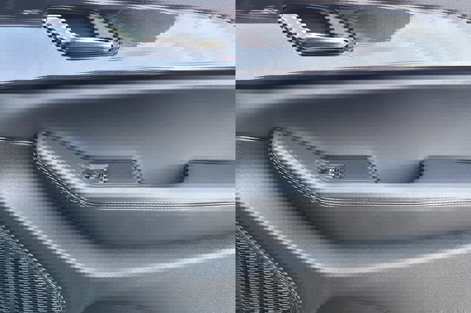 Used 2023 Jeep Grand Cherokee Altitude image 19