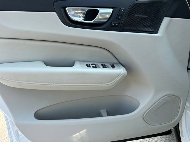Certified 2025 Volvo XC60 B5 Ultra w/ Protection Package Premier AWD/4WD image 17