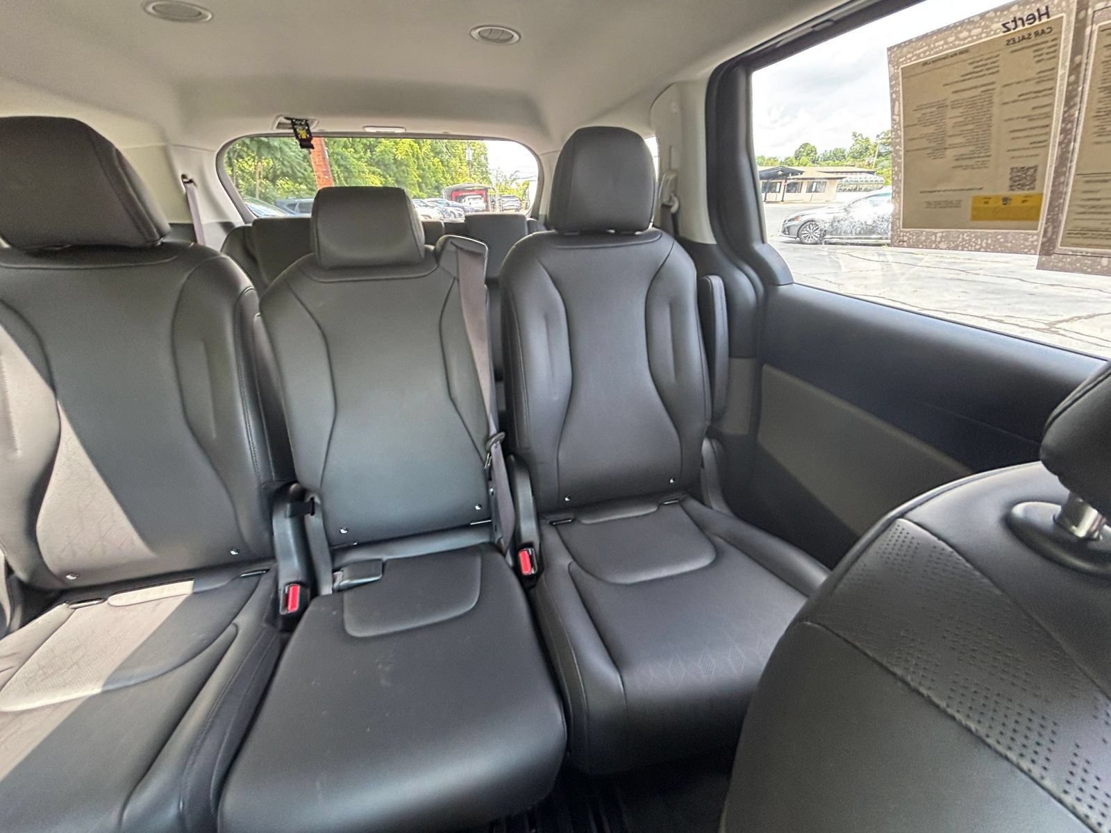 Used 2026 Kia Carnival FWD image 34