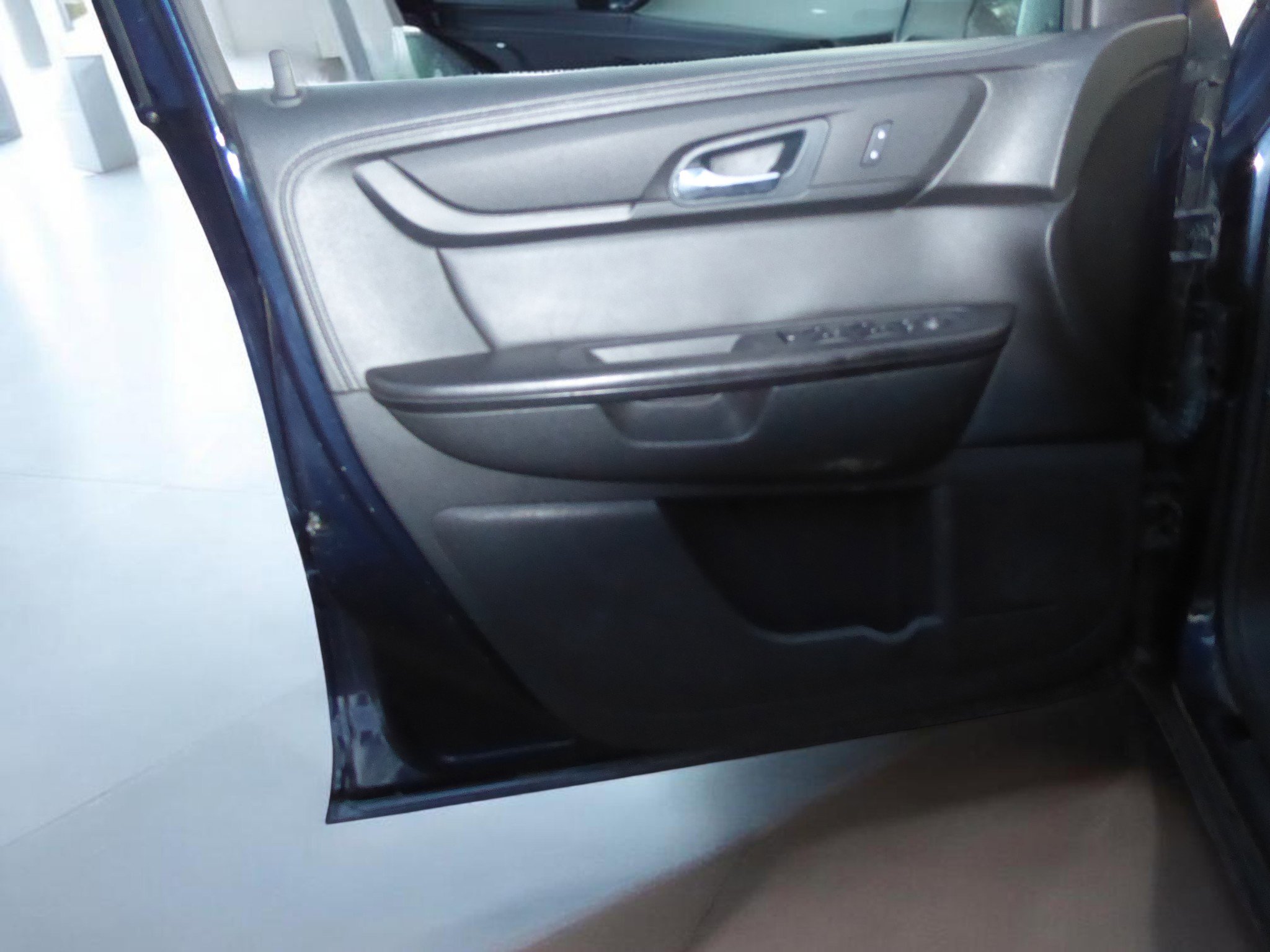 Used 2016 GMC Acadia SLE image 24