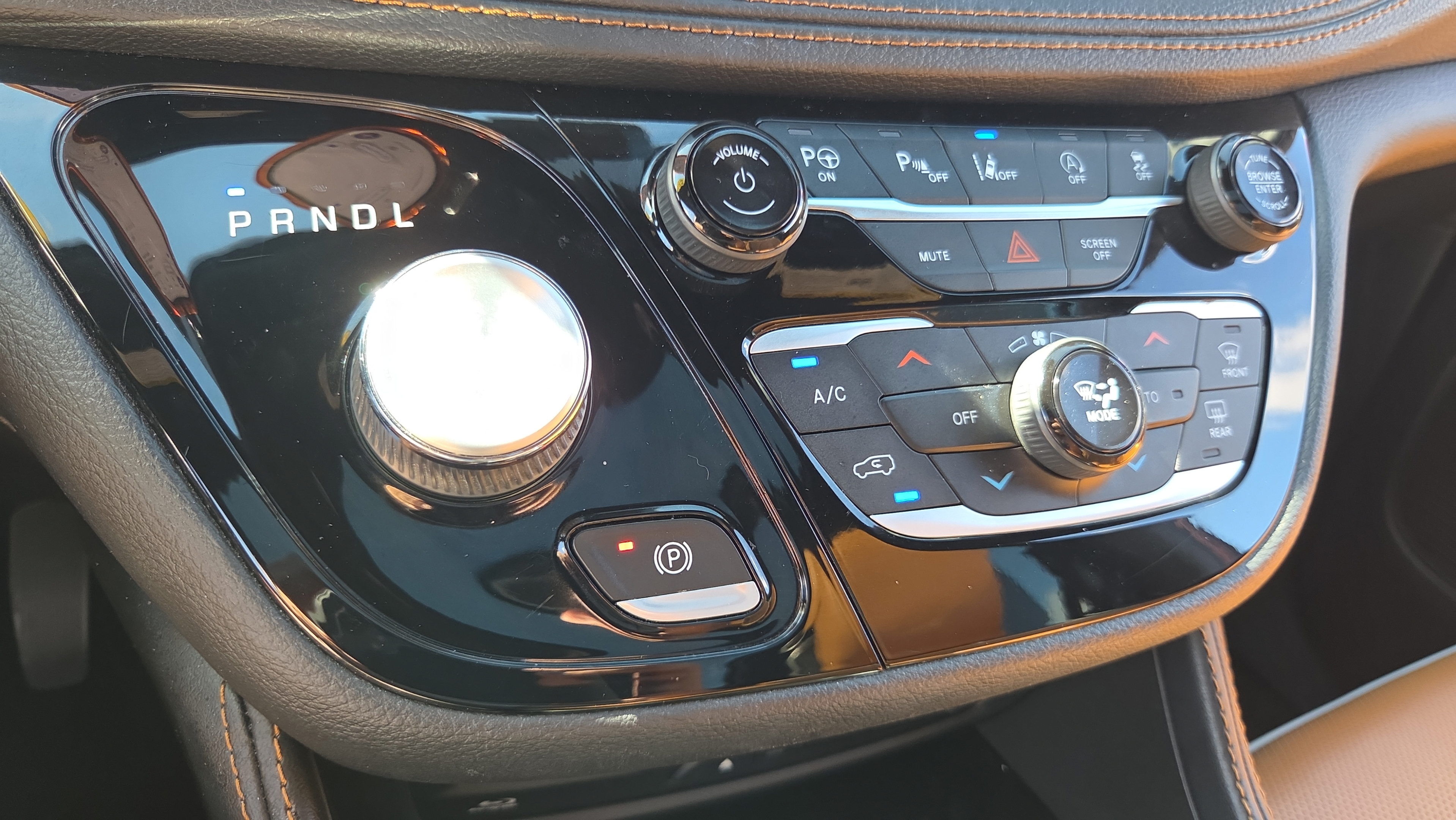 Used 2022 Chrysler Pacifica Pinnacle FWD image 30