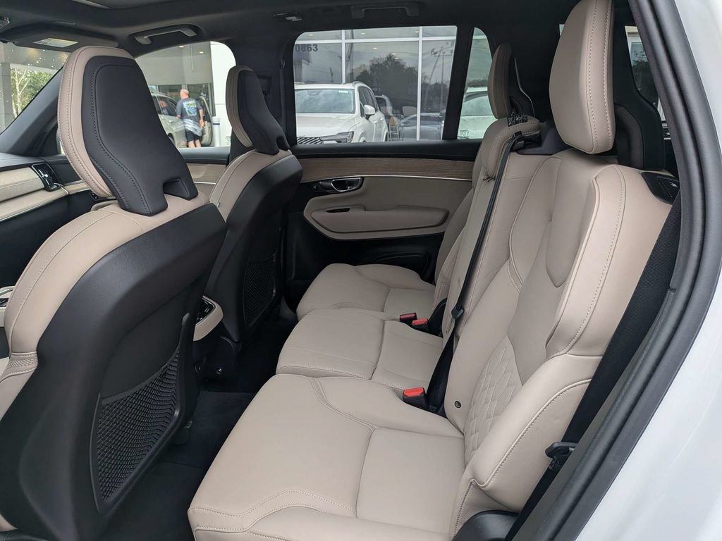Certified 2026 Volvo XC90 B5 Plus w/ Protection Package Premier AWD/4WD image 18
