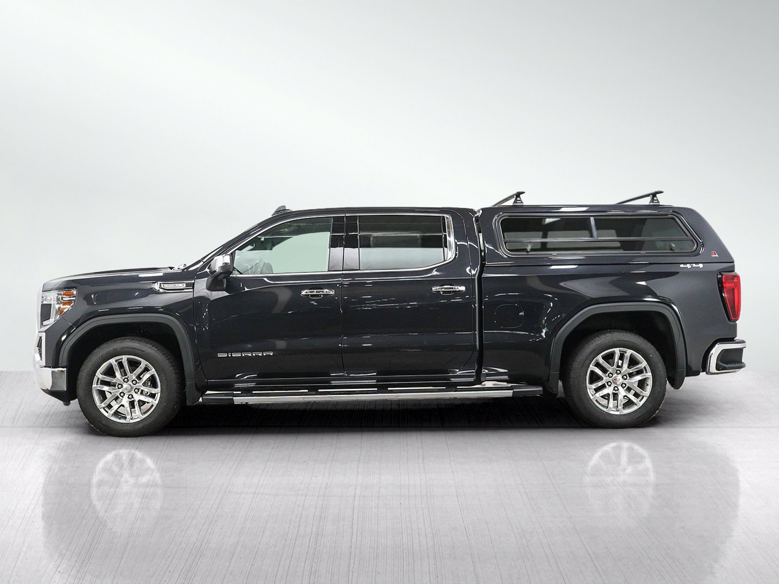 Used 2020 GMC Sierra 1500 SLT w/ SLT Premium Package AWD/4WD image 2