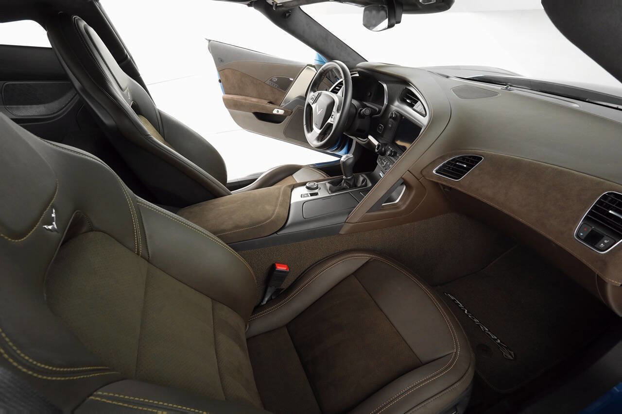 Used 2014 Chevrolet Corvette Stingray Coupe w/ 3LT Preferred Equipment Group image 15