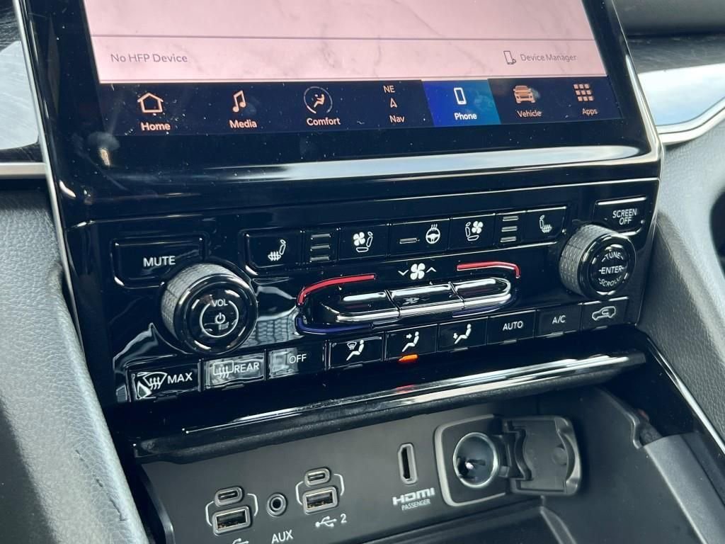 New 2023 Jeep Grand Cherokee Trailhawk w/ Advanced Protech Group II image 18