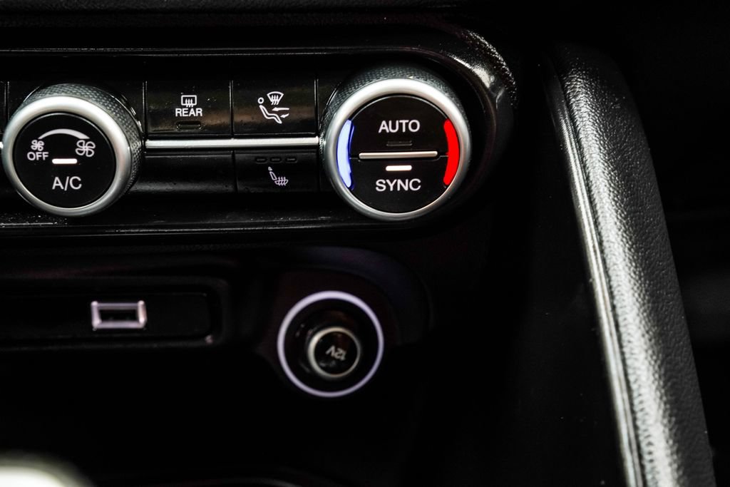 Used 2022 Alfa Romeo Giulia Ti w/ Active Assist Plus Package RWD image 28