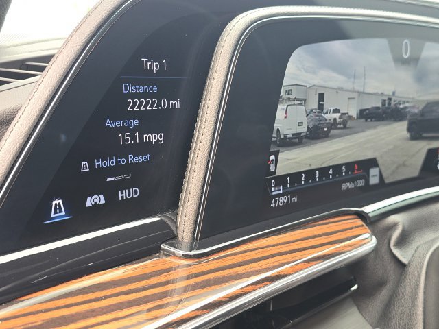 Used 2024 Cadillac Escalade Premium Luxury AWD/4WD image 28