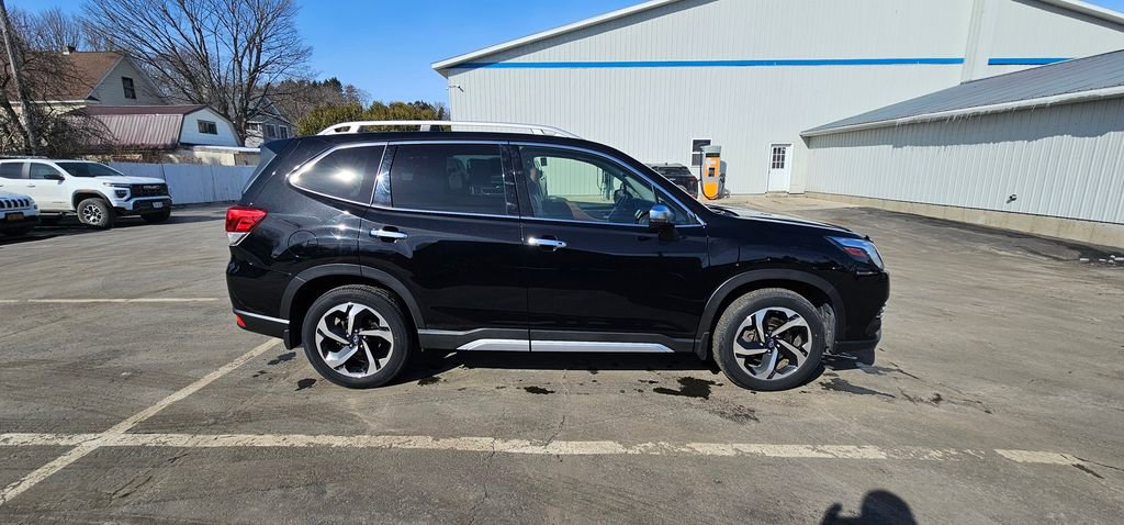 Used 2023 Subaru Forester Touring image 6