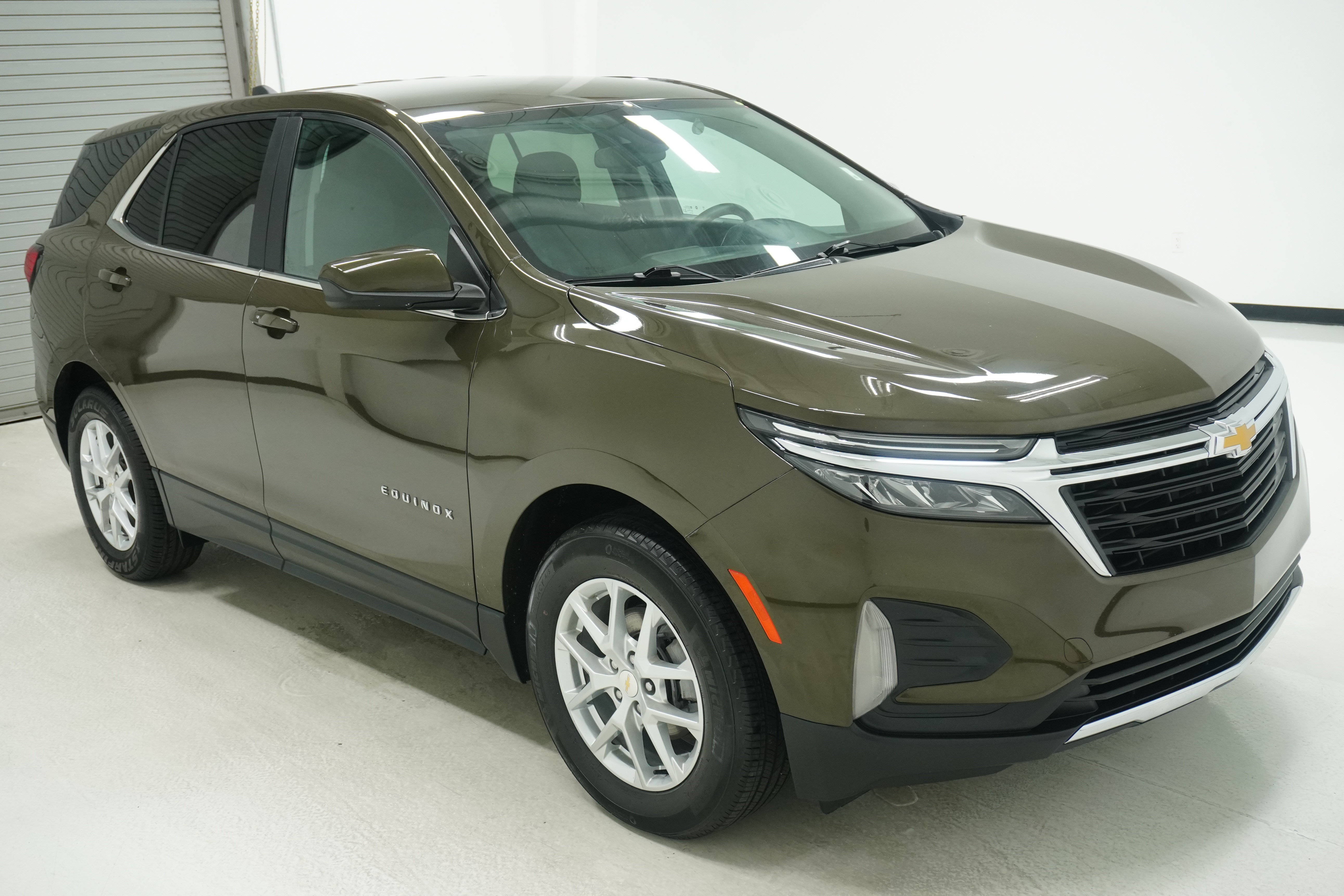 Used 2023 Chevrolet Equinox LT FWD image 3