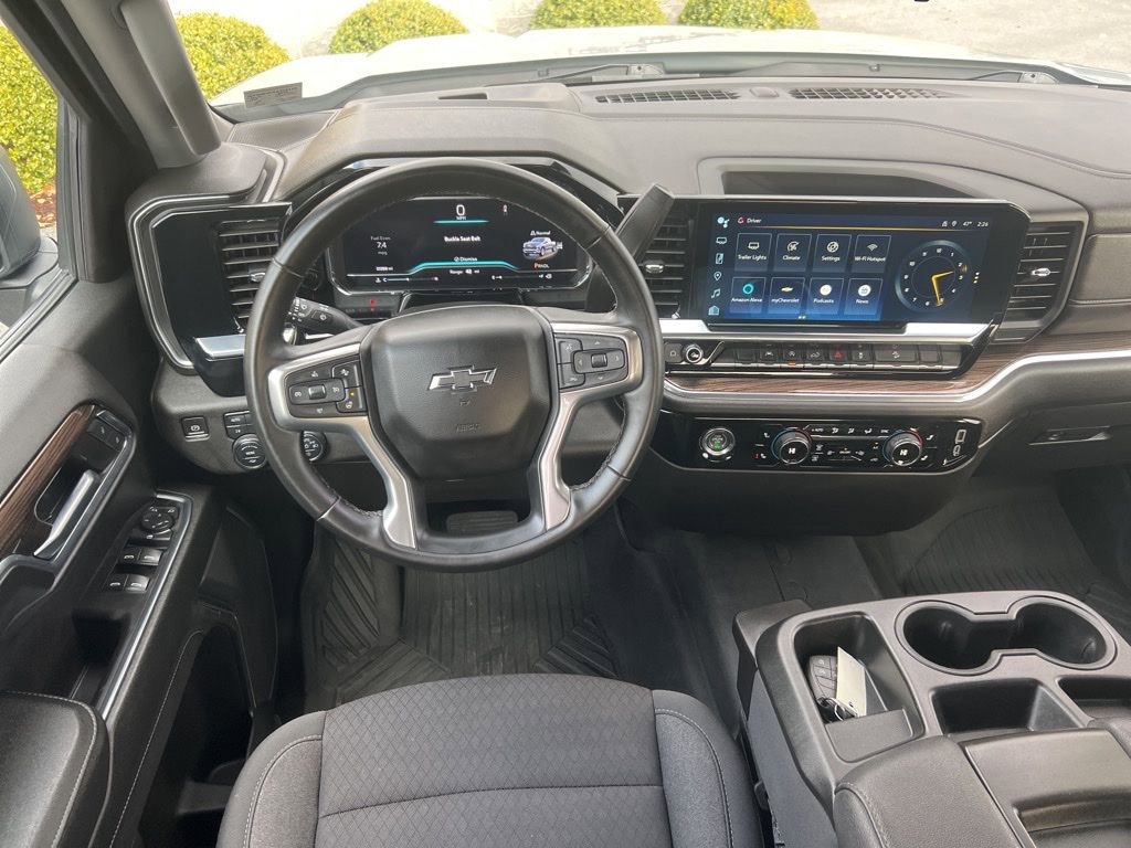 Used 2024 Chevrolet Silverado 1500 RST image 2