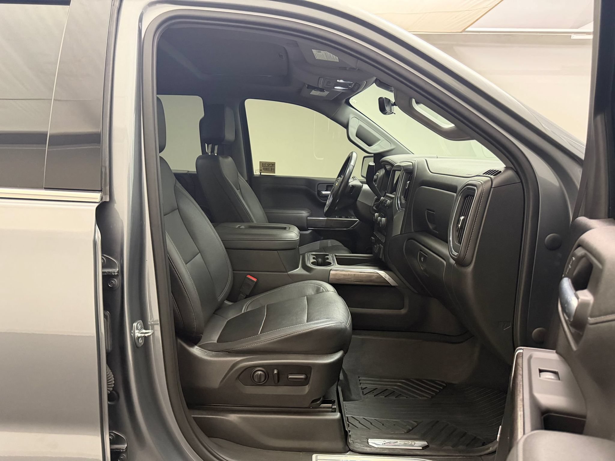 Used 2021 Chevrolet Silverado 1500 LTZ w/ LTZ Premium Package AWD/4WD image 24