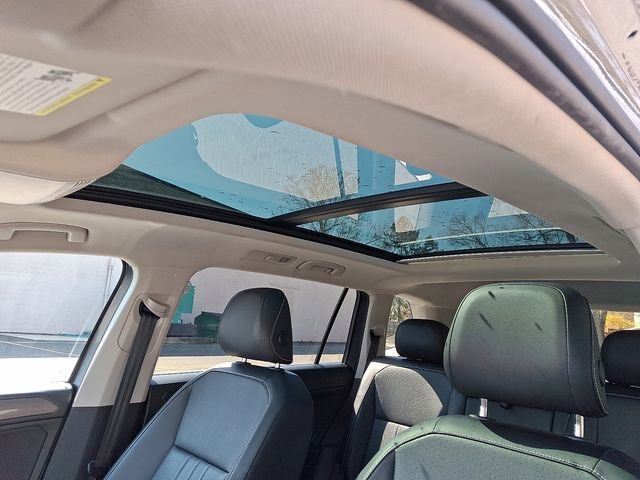 Certified 2022 Volkswagen Tiguan SE w/ Panoramic Sunroof Package AWD/4WD image 21