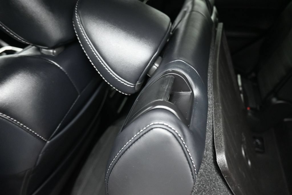 Used 2025 Mitsubishi Outlander AWD image 37