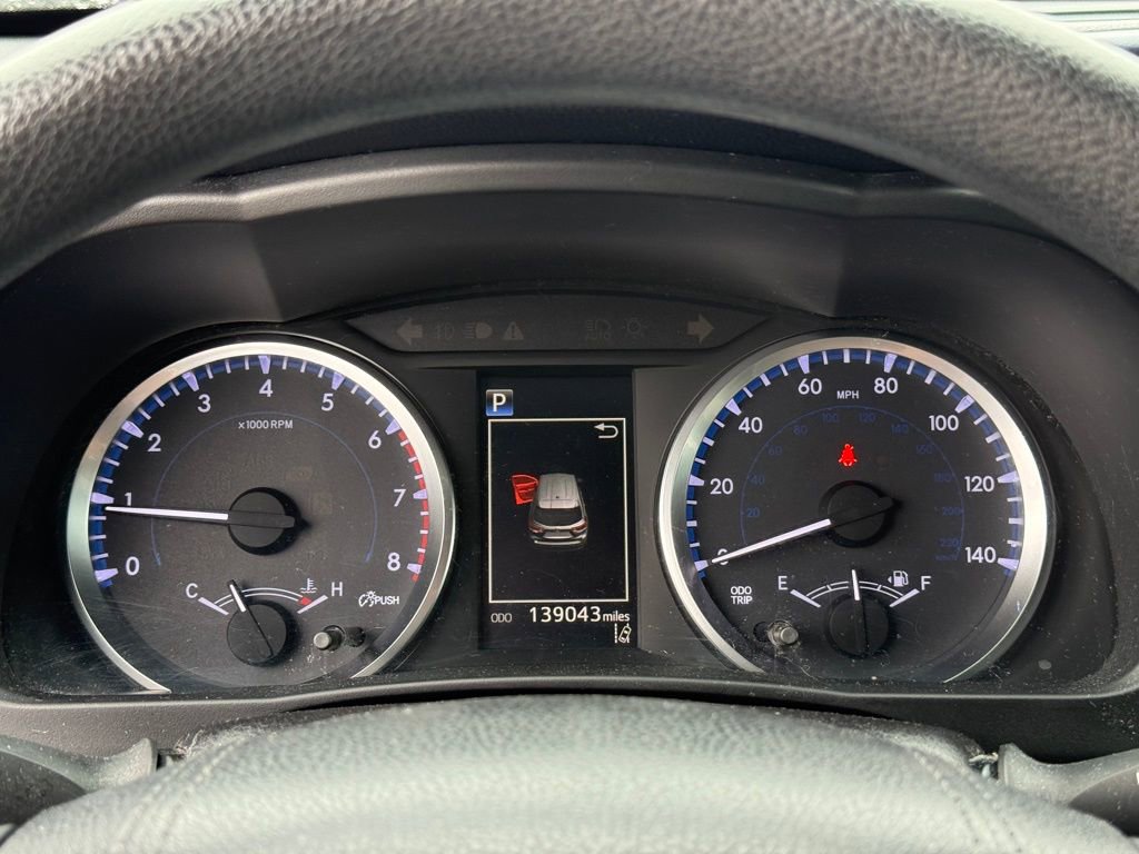 Used 2017 Toyota Highlander LE FWD image 17