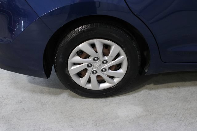 Used 2017 Hyundai Elantra SE FWD image 30