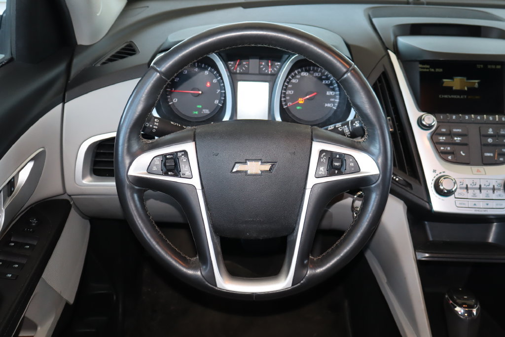 Used 2017 Chevrolet Equinox LT w/ Driver Confidence Package II AWD/4WD image 18